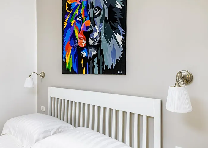 Lion Aparts Rome